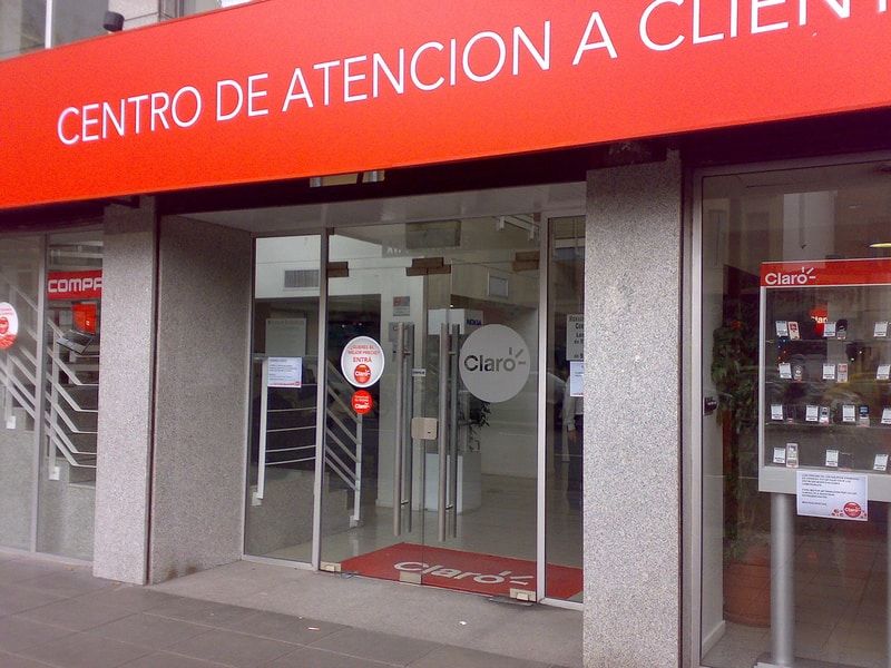 Claro store for mobile plans in Buenos Aires — © Leonardo Ferrer / Flickr.