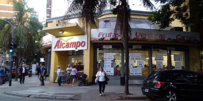 Alcampo fruit store in Belgrano — © Julia Phillips.