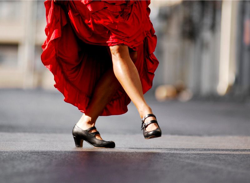 Flamenco skirt and shoes — © Vanish_Point / iStock.