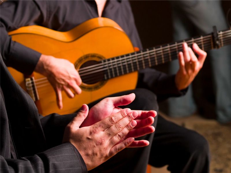 Flamenco guitar music in Madrid — © Jordi Delgado / iStock.