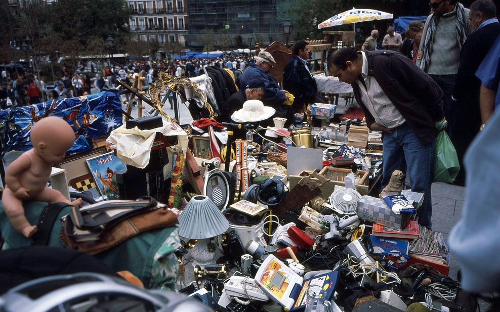 El Rastro flea market in Madrid — © g p.