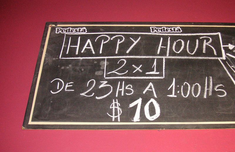 Happy hours in Buenos Aires — © Beatrice Murch / Flickr.