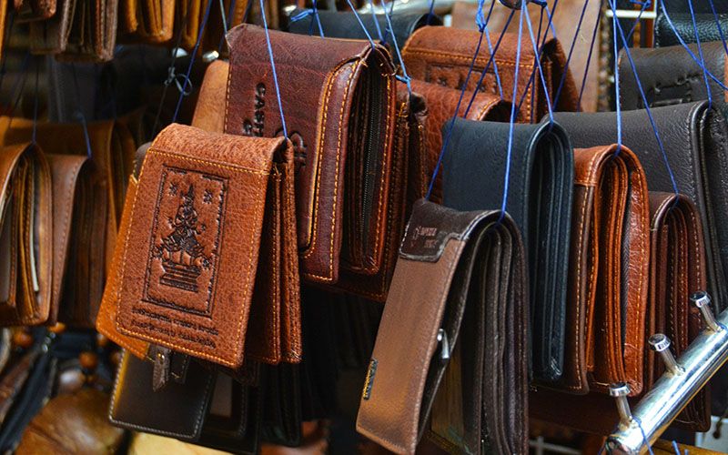 Leather shopping in Buenos Aires — © Dean Moriarty / Pixabay.