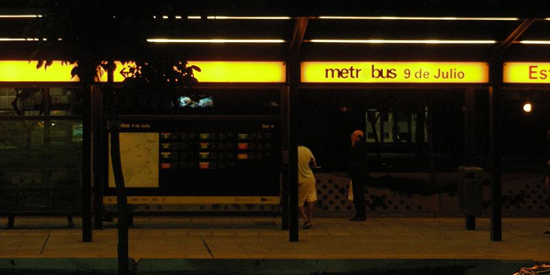 MetroBus in Buenos Aires — © Philip Schilling.
