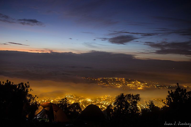 Sunset over Quito — © Juan Jose Jimenez / Flickr.