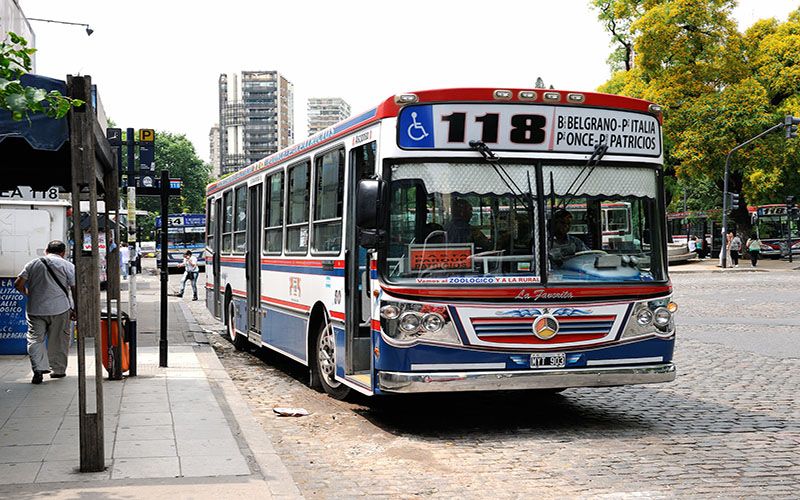 Public bus transportation in Buenos Aires — © Tim Adams / Flickr.