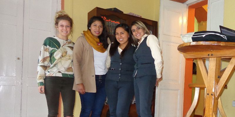 Quito Spanish language school office team & teachers — © Laura Straub.