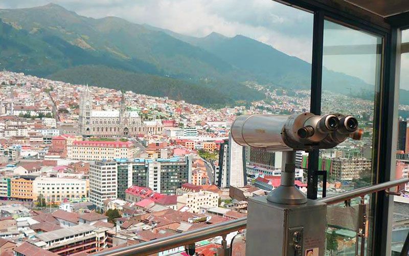 Vista Hermosa Itchimbía in Quito — © Melissa Kitson.