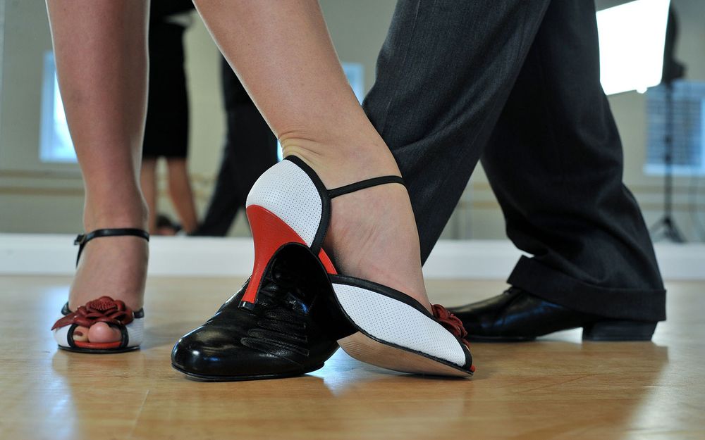 How to Become a Good Tango Dancer